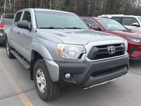 Used 2015 Toyota Tacoma 4x4 Double Cab w/ SR5 Package image 3