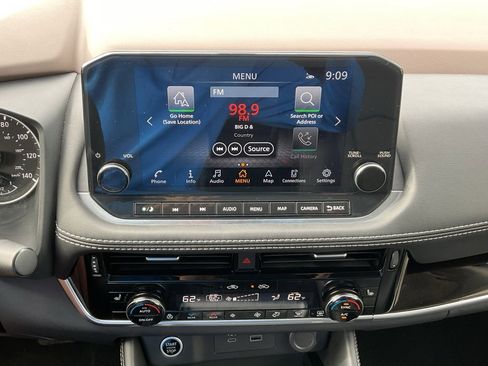 Used 2023 Nissan Rogue SL w/ SL Premium Package image 15