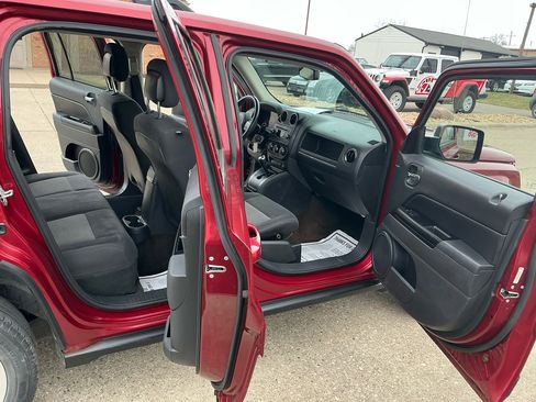 Used 2014 Jeep Patriot Latitude image 21
