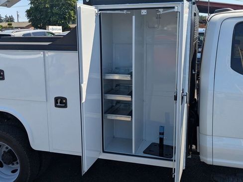 New 2025 Ford F550 4x4 SuperCab Super Duty image 21