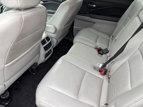 Used 2016 Honda Pilot Touring image 29