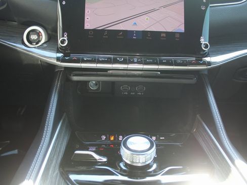 Used 2022 Jeep Wagoneer Series II image 36