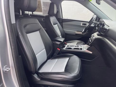 Used 2023 Ford Explorer XLT w/ Equipment Group 202A AWD/4WD image 38