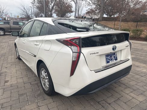 Used 2016 Toyota Prius Three w/ Protection Package image 5