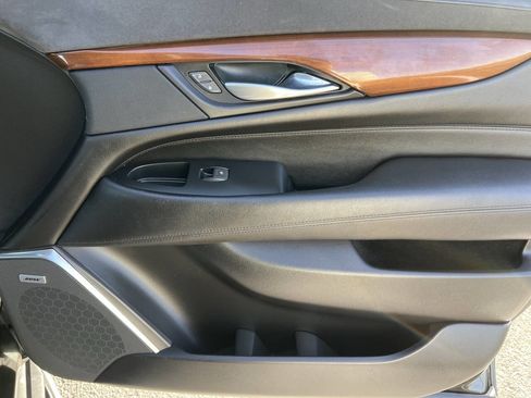 Used 2017 Cadillac Escalade ESV Luxury image 21