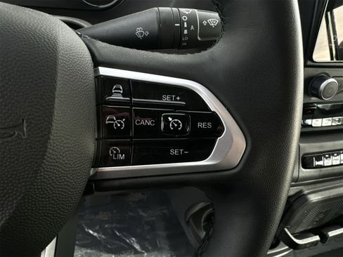 Used 2024 RAM ProMaster 3500 w/ Delivery Van Package image 21