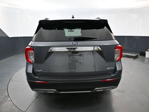 Used 2024 Ford Explorer XLT w/ Equipment Group 202A AWD/4WD image 8