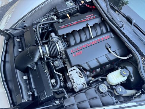 Used 2007 Chevrolet Corvette Coupe w/ Preferred Equipment Group RWD image 12