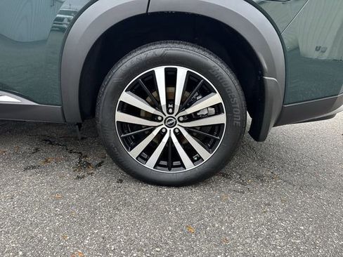 Used 2024 Nissan Pathfinder Platinum image 35