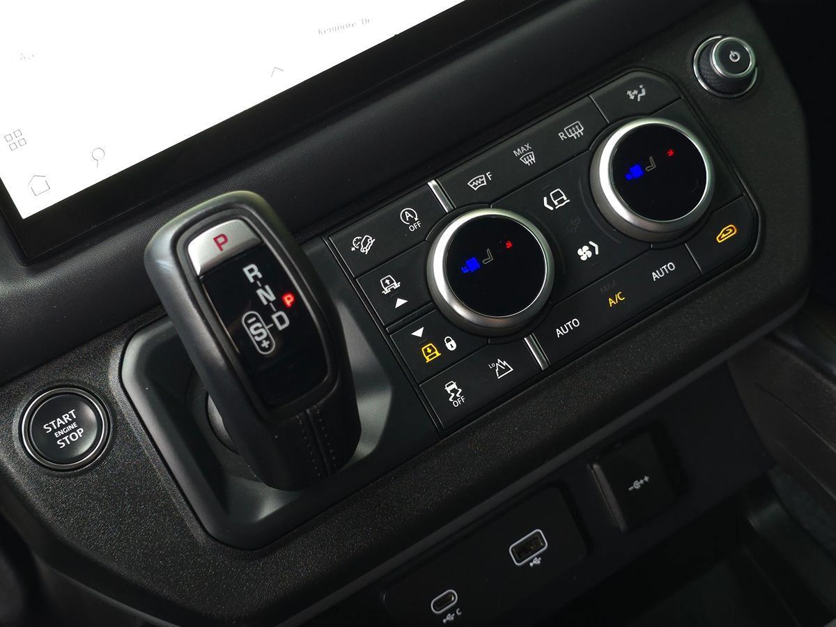 Used 2023 Land Rover Defender 130 X AWD/4WD image 65