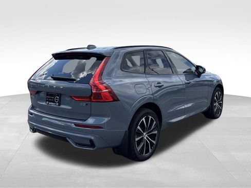 Certified 2024 Volvo XC60 B5 Plus w/ Protection Package Premier AWD/4WD image 38