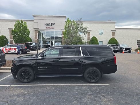 Used 2019 Chevrolet Suburban LT AWD/4WD image 4