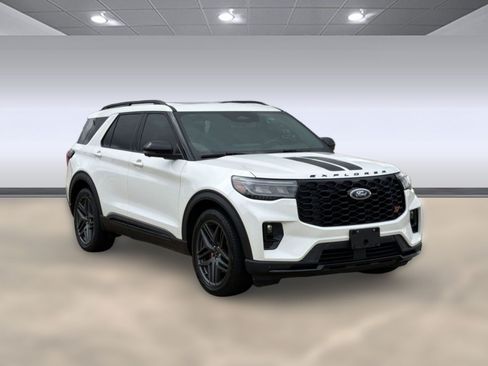 Used 2025 Ford Explorer ST AWD/4WD image 7