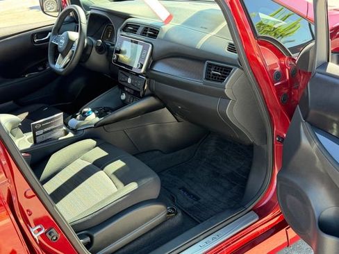 Certified 2025 Nissan Leaf SV Plus image 26