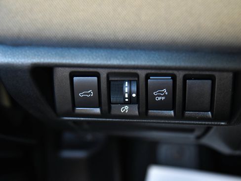 Used 2023 Subaru Outback Premium AWD/4WD image 31