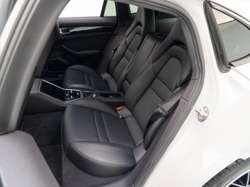 Certified 2022 Porsche Panamera 4 image 28
