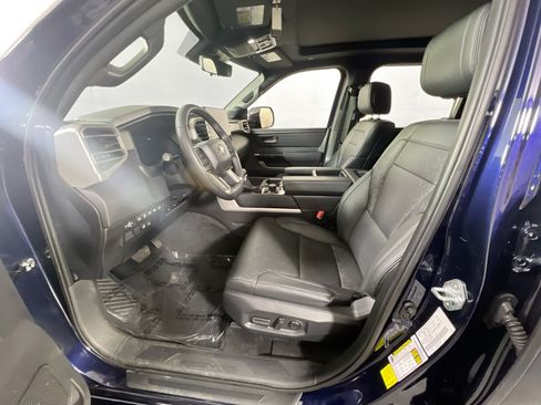 Used 2025 Toyota Tundra Limited AWD/4WD image 21