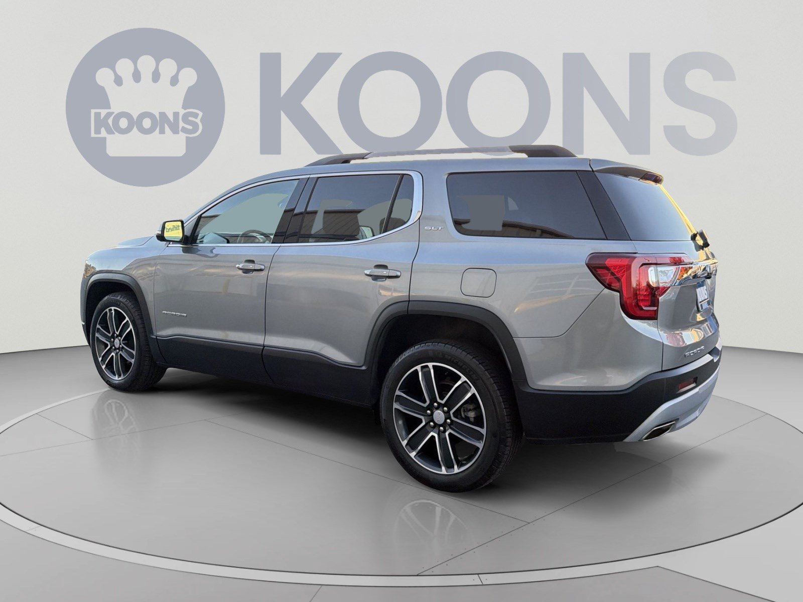 Used 2023 GMC Acadia SLT w/ Technology Package AWD/4WD image 4