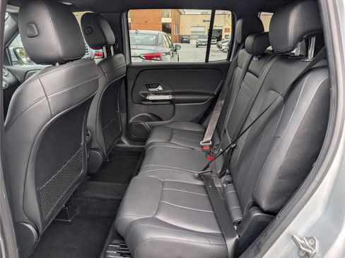 Used 2021 Mercedes-Benz GLB 250 4MATIC image 15