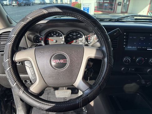 Used 2014 GMC Sierra 2500 SLE w/ Suspension Package, Off-Road image 26