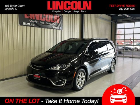 Used 2018 Chrysler Pacifica Touring-L Plus w/ Advanced Safetytec Group image 1