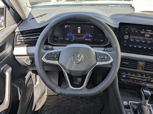 New 2026 Volkswagen Jetta SE FWD image 21