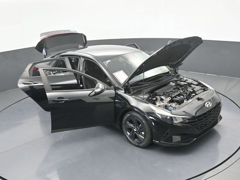 Used 2023 Hyundai Elantra SEL image 55