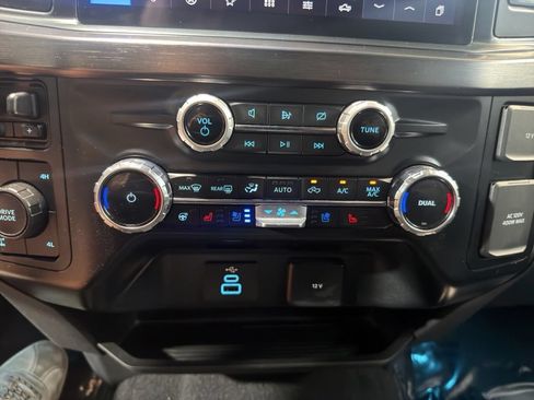 Used 2023 Ford F250 Lariat w/ FX4 Off-Road Package AWD/4WD image 14