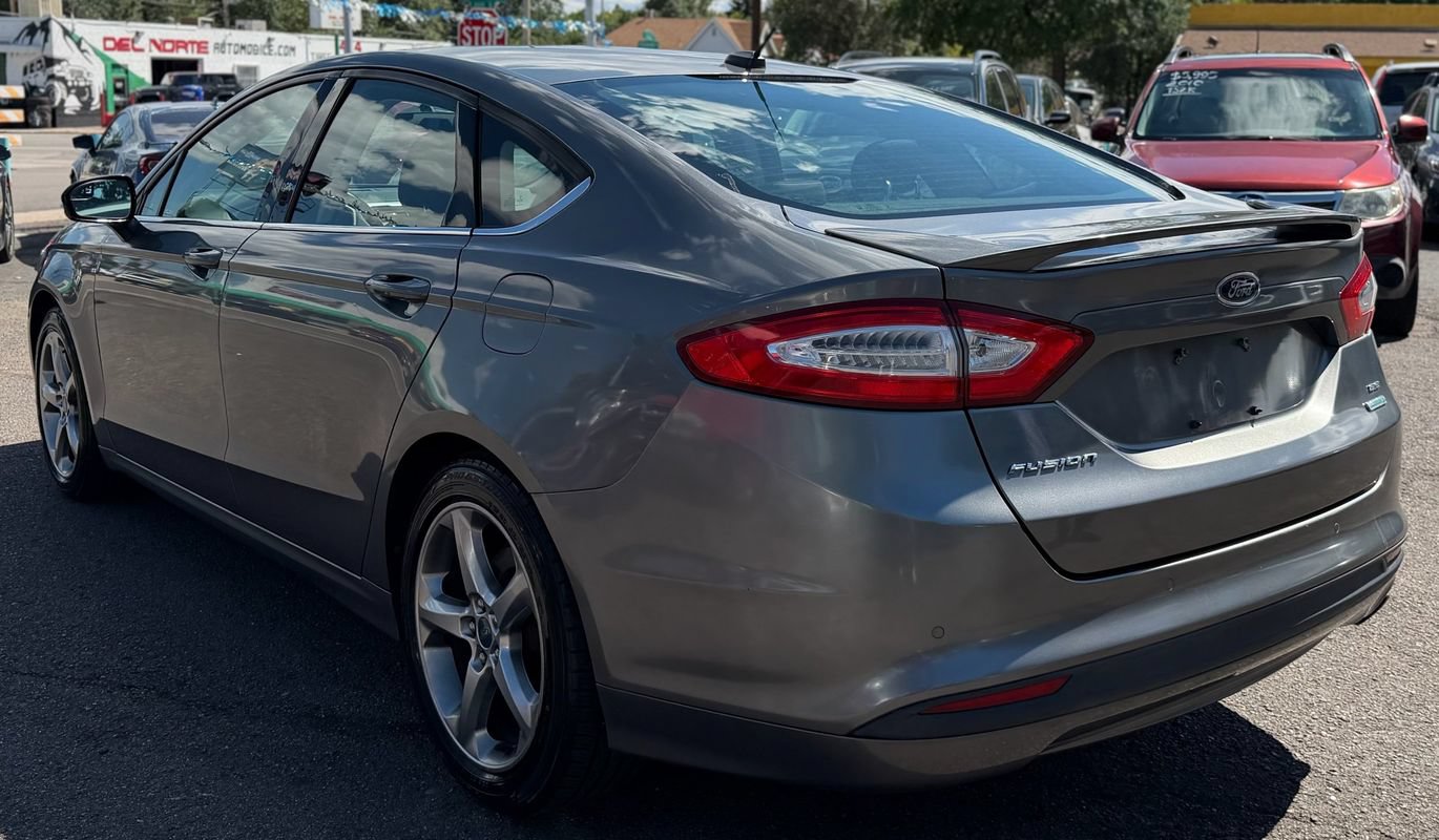 Used 2013 Ford Fusion SE FWD image 5