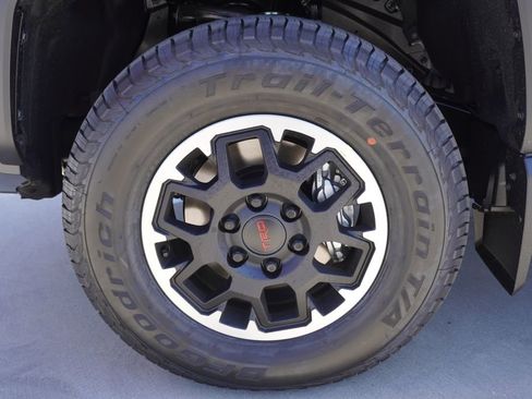 New 2026 Toyota Tacoma TRD Off-Road AWD/4WD image 17