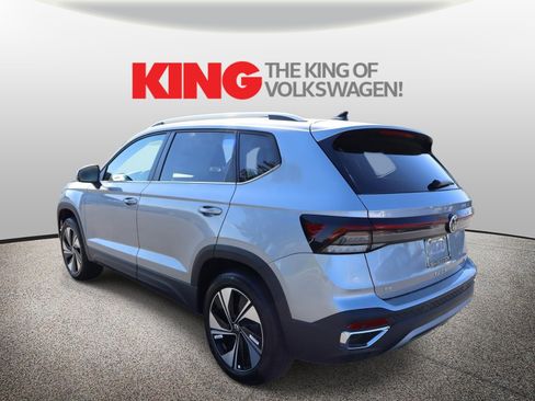 New 2026 Volkswagen Taos SE image 6