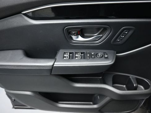 Used 2023 Honda Pilot EX-L image 10