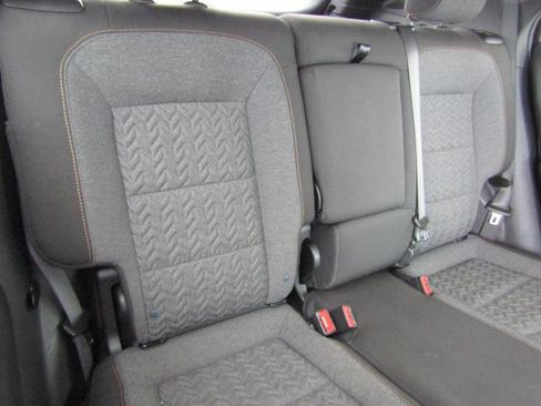 Used 2023 Chevrolet Equinox LT w/ Driver Convenience Package image 9