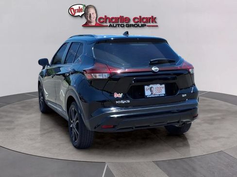 Used 2023 Nissan Kicks SR w/ SR Premium Package FWD image 4