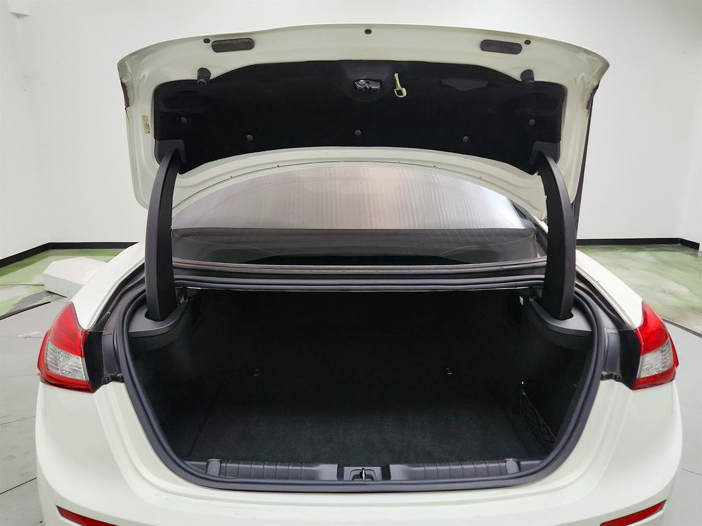 Used 2016 Maserati Ghibli RWD image 31