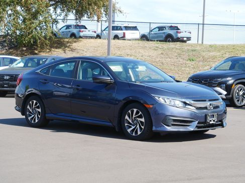 Used 2017 Honda Civic EX image 4