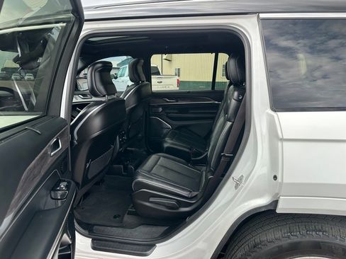 Used 2022 Jeep Grand Cherokee L Overland w/ Luxury Tech Group IV image 20