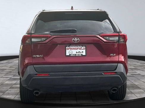 Used 2019 Toyota RAV4 XLE Premium w/ Cold Weather Package FWD image 5
