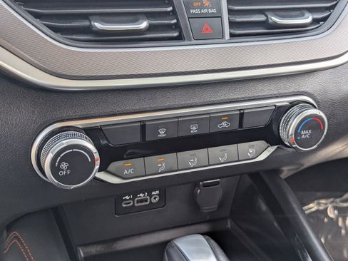 Certified 2025 Nissan Altima 2.5 SR image 23