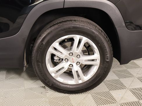 Used 2024 GMC Terrain SLE w/ Driver Convenience Package FWD image 18
