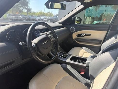 Used 2019 Land Rover Range Rover Evoque SE AWD/4WD image 6