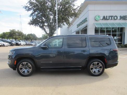 Used 2024 Jeep Wagoneer Series II w/ Flexible Seating Group RWD image 13