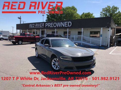Used 2018 Dodge Charger SXT RWD image 1