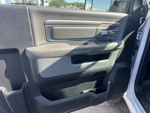 Used 2018 RAM 3500 Tradesman w/ Chrome Appearance Group RWD image 15