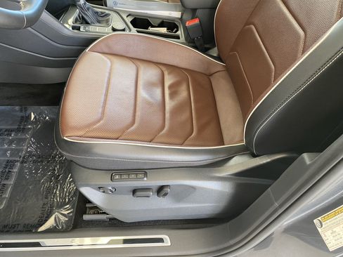 Certified 2023 Volkswagen Tiguan SEL R-Line AWD/4WD image 40