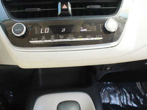 Used 2023 Toyota Corolla LE FWD image 16