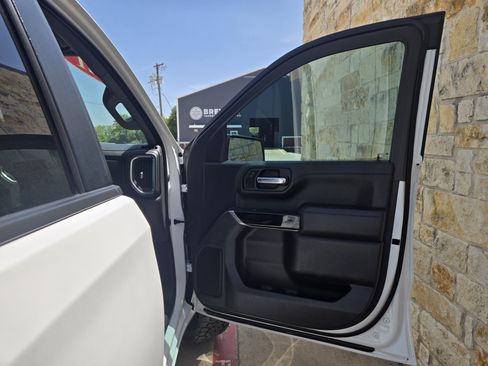 Used 2021 Chevrolet Silverado 1500 LT w/ Texas Edition Plus RWD image 8