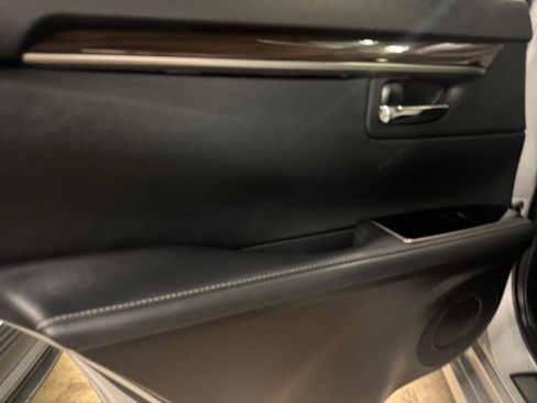 Used 2016 Lexus ES 350 w/ Premium Package w/Wood Trim FWD image 26