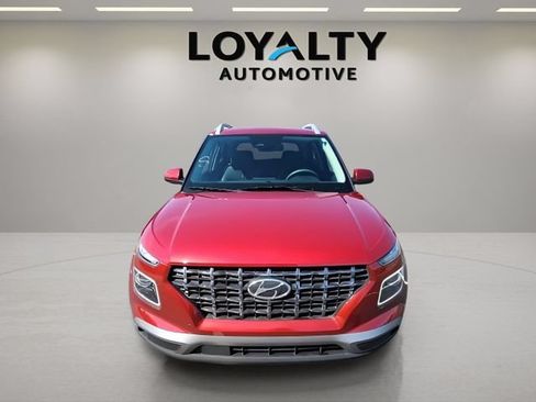 Used 2024 Hyundai Venue Limited FWD image 10