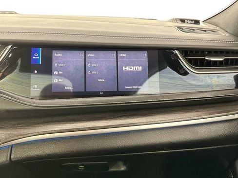 Used 2022 Jeep Grand Cherokee Overland w/ Luxury Tech Group IV AWD/4WD image 30